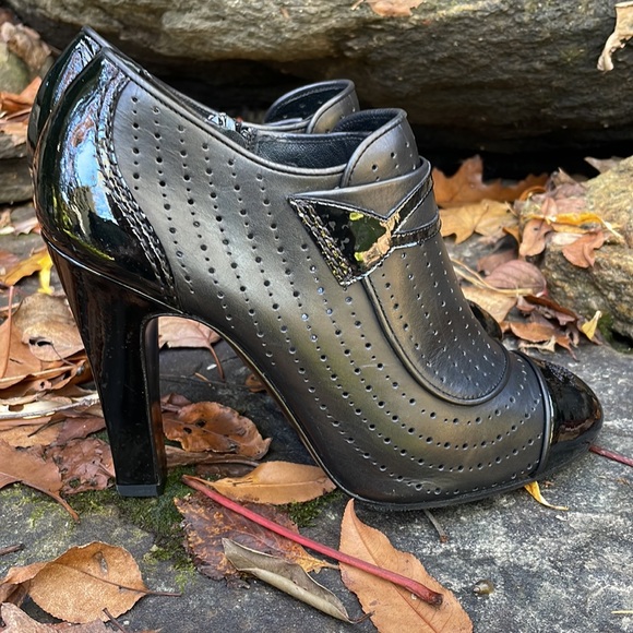 WOMENS CHANEL HIGH HEEL  BLACK LEATHER ANKLE BOOTS / BOOTIES - 9 π₯ - Picture 6 of 11